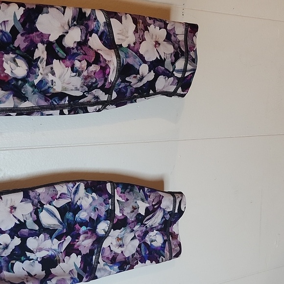 Lululemon Floral Purple and White Leggings - Picture 7 of 12